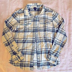 Patagonia blue/white button-down flannel